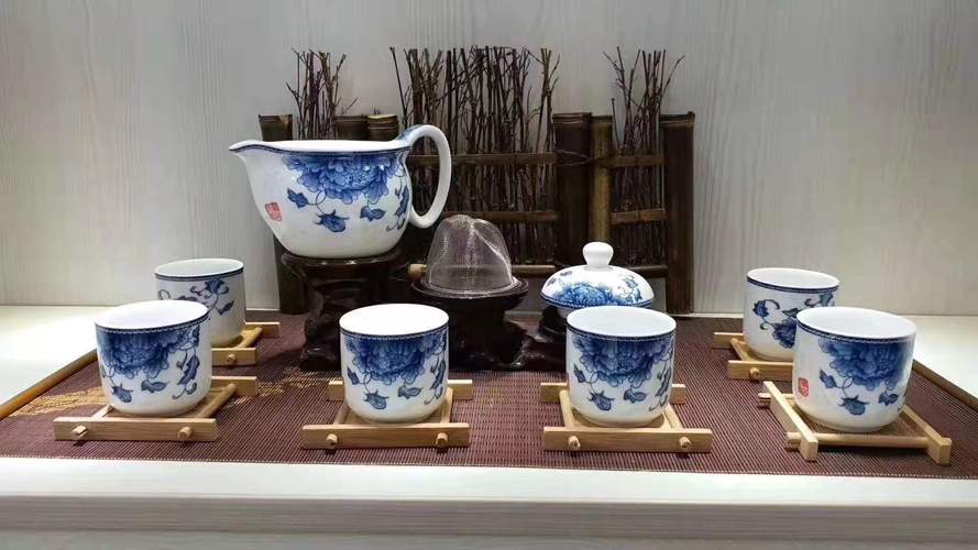 日用陶瓷茶具厂 套装窑变雕刻茶杯 7头青花瓷过滤茶具茶杯 陶瓷套装